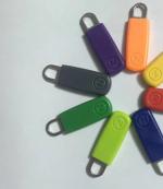 浩騰牌硅膠粘金屬膠水充分滿(mǎn)足浙江義烏工藝品廠(chǎng)制作要求